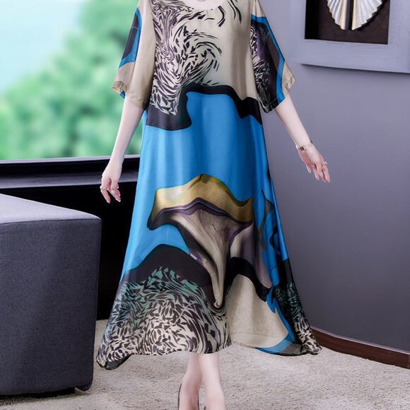 A charming silk dress  – Suitable for M/L Sizes - Picture 5 of 12